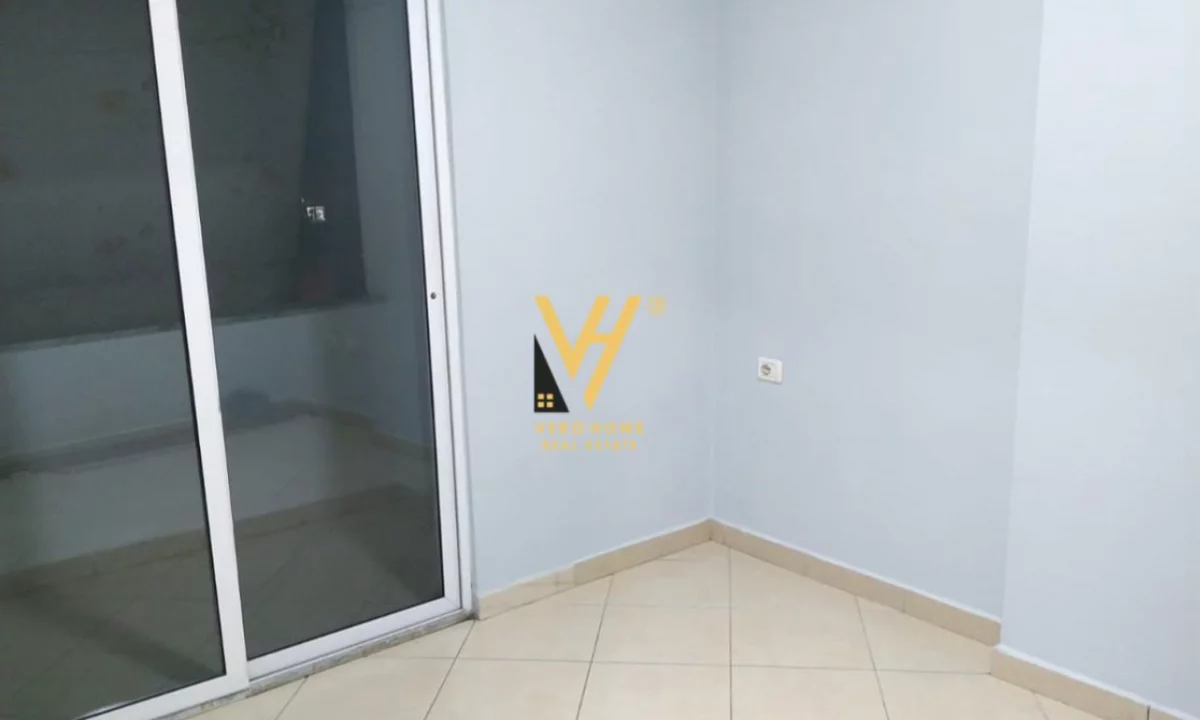 Shtepi me qera Apartament ne Tirane, 2+1, Mobilimi Bosh, pa mobiluar, Pagesa 55,000  Leke.