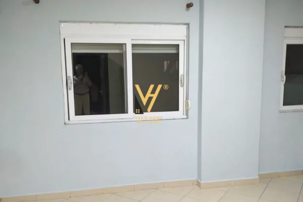 Shtepi me qera Apartament ne Tirane, 2+1, Mobilimi Bosh, pa mobiluar, Pagesa 55,000  Leke.