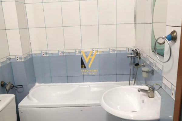 Shtepi me qera Apartament ne Tirane, 2+1, Mobilimi Bosh, pa mobiluar, Pagesa 55,000  Leke.