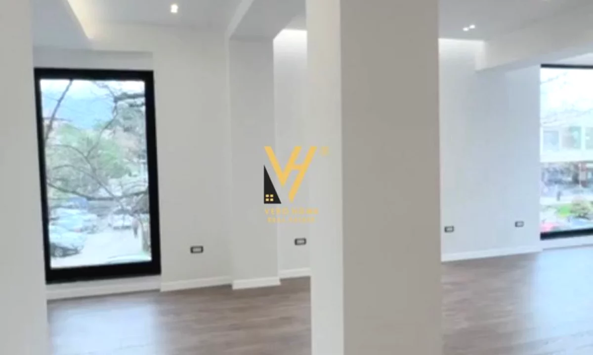 JEPET AMBIENT BIZNESI 76 M2 ME QIRA TE TAIVANI 150.000 LEKE