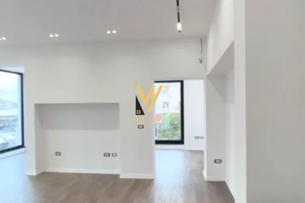 Ambient biznesi me qera 3+1 ne Tirane - 150,000 Leke