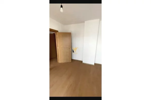 JEPET AMBIENT 117 M2 ME QIRA TE 5 MAJI 400 EURO