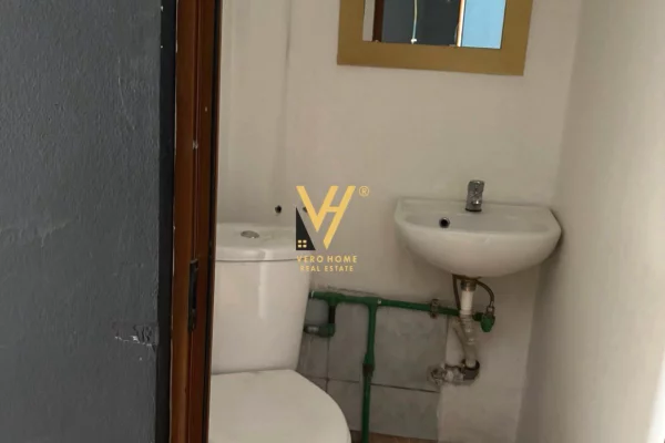 Business Property for Rent 1+1 in Tirana - 60,000 Leke