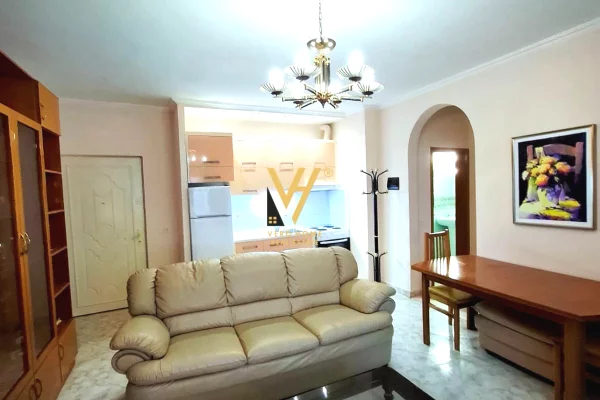 Shtepi me qera 1+1 ne Tirane - 55,000 Leke