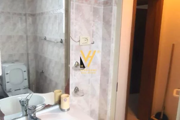 Shtepi me qera Apartament ne Tirane, 2+1, Mobilimi E mobiluar, Pagesa 60,000  Leke.