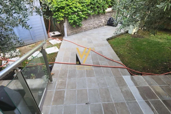 Shtepi me qera 3+1 ne Tirane - 2,000 Euro