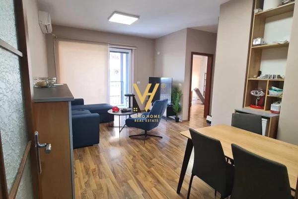 Business Property for Rent 3+1 in Tirana - 160,000 Leke