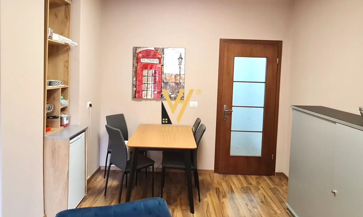 JEPET ZYRE 140 M2 ME QERA TE RR.FROSINA PLAKU 160.000 LEKE