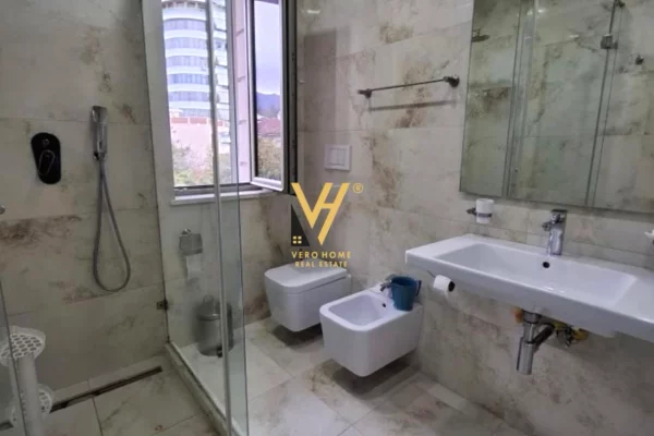 Shtepi me qera Apartament ne Tirane, 3+1, Mobilimi E mobiluar, Pagesa 900  Euro.