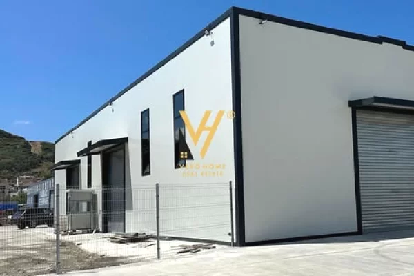 Ambient biznesi me qera 4+1 ne Tirane - 2,500 Euro