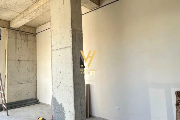 Ambient biznesi me qera 1+1 ne Tirane - 65,000 Leke