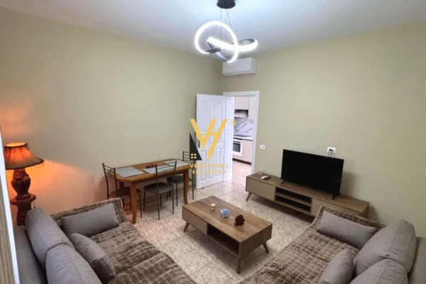 Shtepi me qera Apartament ne Tirane, 2+1, Mobilimi E mobiluar, Pagesa 500  Euro.