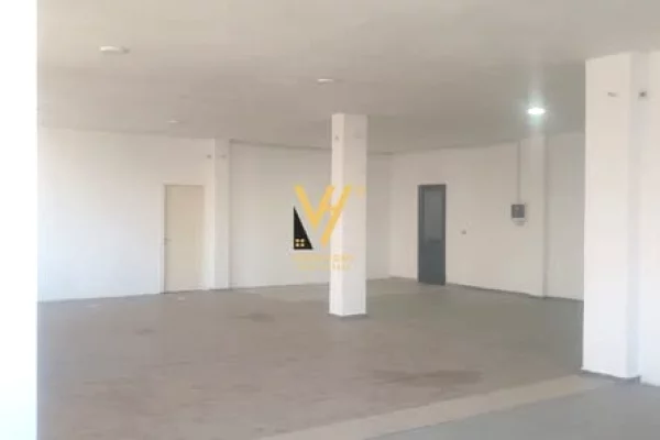 Ambient biznesi me qera 3+1 ne Tirane - 60,000 Leke