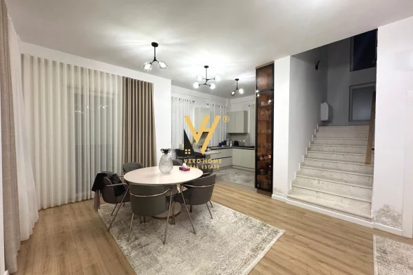 Shtepi me qera 4+1 ne Tirane - 2,500 Euro