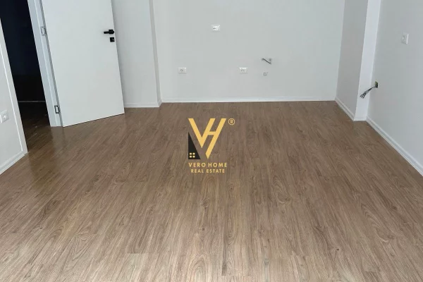 Ambient biznesi me qera 3+1 ne Tirane - 550 Euro