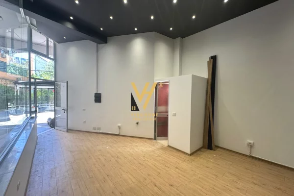 Ambient biznesi me qera 3+1 ne Tirane - 45,000 Leke