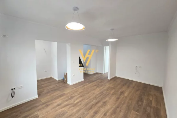 Shtepi ne shitje Apartament ne Tirane, 1+1, Mobilimi Bosh, pa mobiluar, Pagesa 8,800,000  Leke.