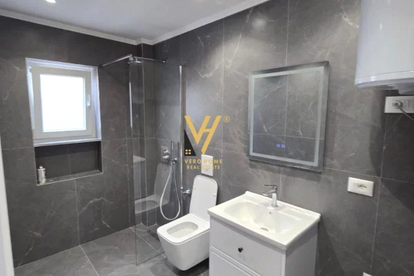 Shtepi ne shitje Apartament ne Tirane, 1+1, Mobilimi Bosh, pa mobiluar, Pagesa 8,800,000  Leke.