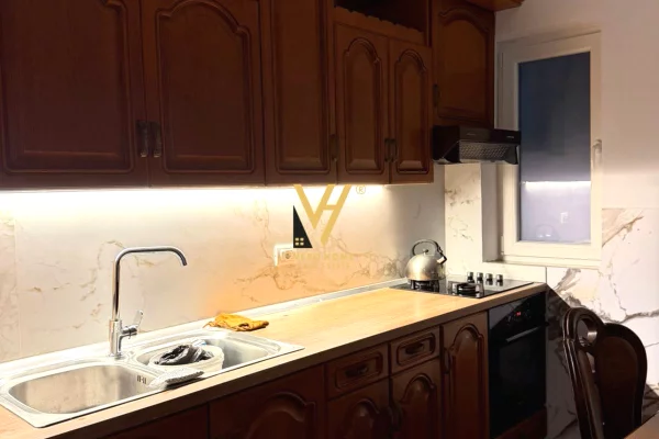 Shtepi me qera Apartament ne Tirane, 2+1, Mobilimi E mobiluar, Pagesa 70,000  Leke.