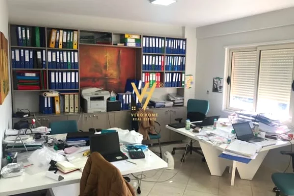 Ambient biznesi me qera 3+1 ne Tirane - 600 Euro