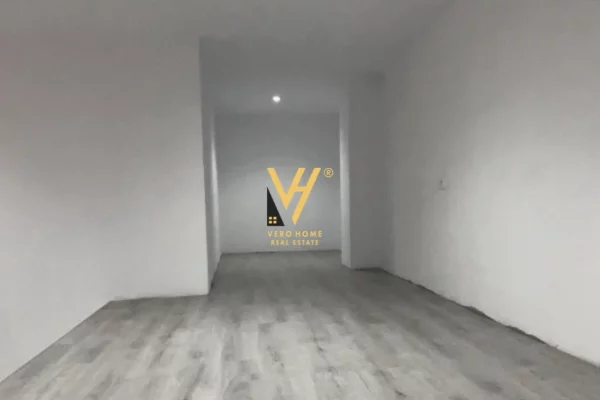 Ambient biznesi me qera 3+1 ne Tirane - 500 Euro