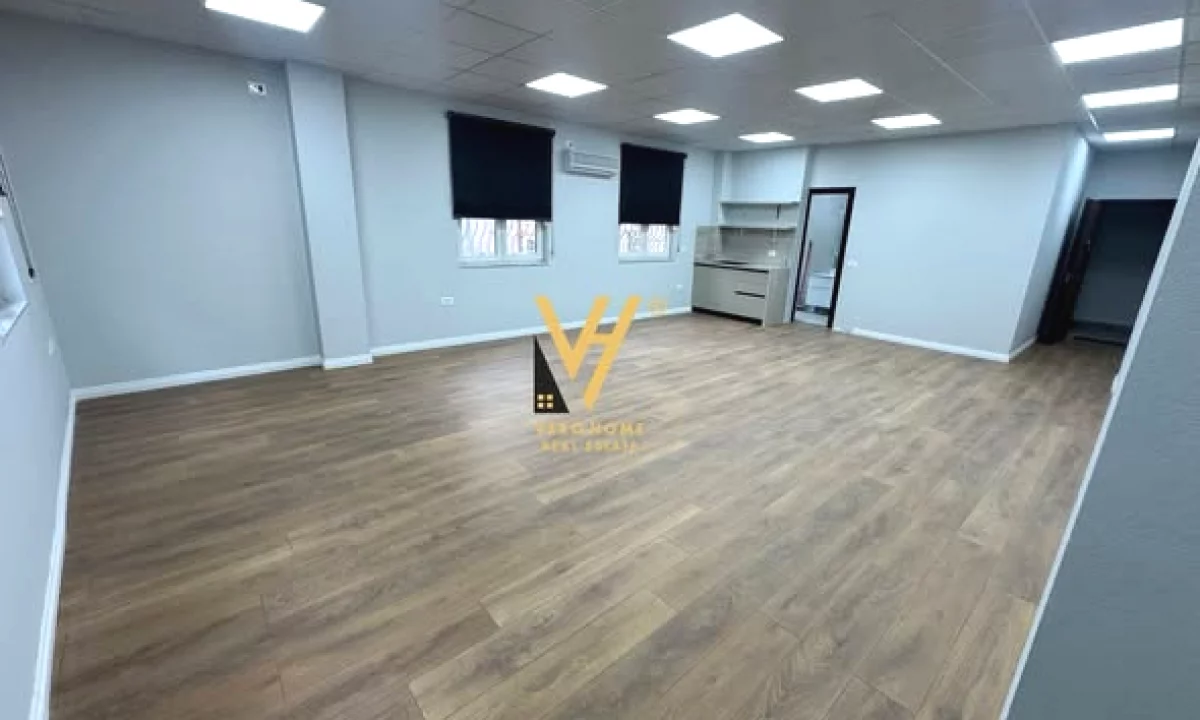 JEPET ZYRE 90 M2 ME QERA NE QENDER 111.000 LEKE