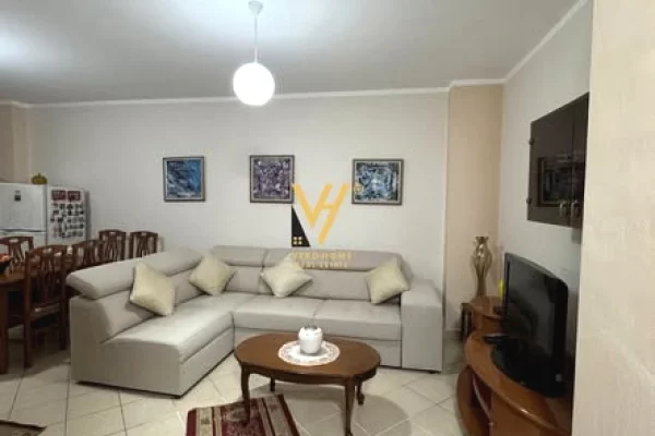 JEPET APARTAMENT 2+1+BLK ME QERA TE KRISTAL CENTER 65.000 LEKE