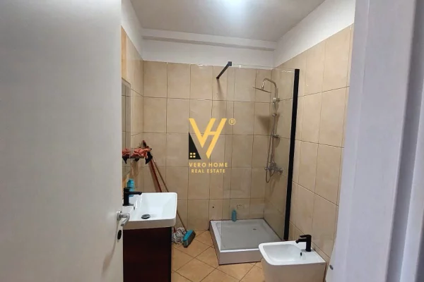 Ambient biznesi me qera 3+1 ne Tirane - 1,500 Euro