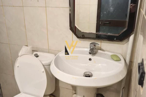 Ambient biznesi me qera 1+1 ne Tirane - 40,000 Leke