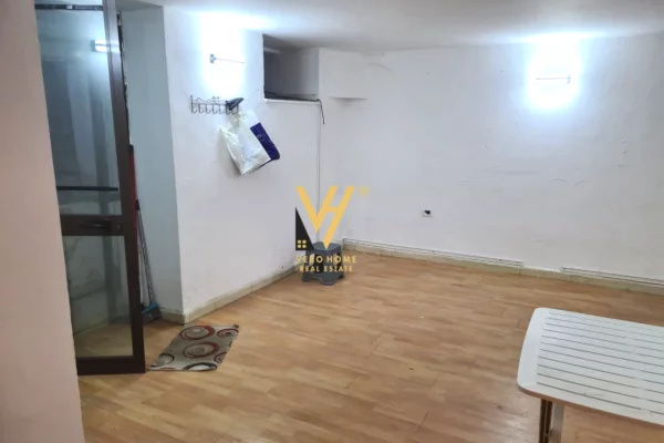 JEPET DYQAN 50 M2 ME QIRA NE BLLOK, LSI 40.000 LEKE