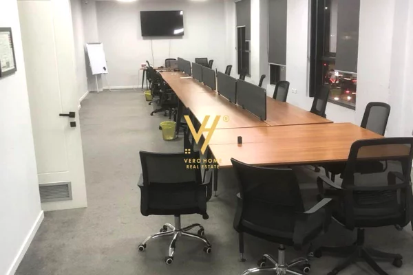 Ambient biznesi me qera 3+1 ne Tirane - 5,000 Euro