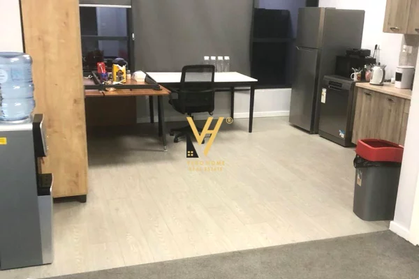 Ambient biznesi me qera 3+1 ne Tirane - 5,000 Euro