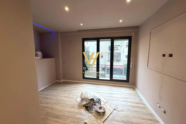 Business Property for Rent 3+1 in Tirana - 1,000 Euro