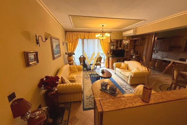 JEPET APARTAMENT 2+1+2 ME QERA NE ISH BLLOK 1.500 EURO