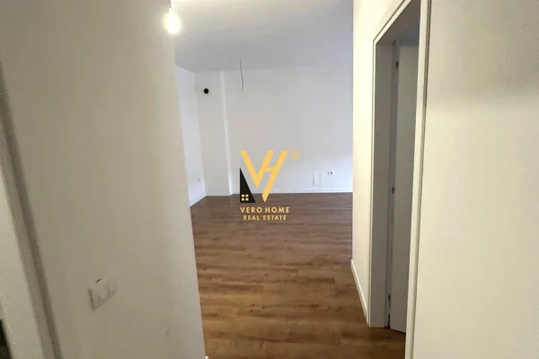 Business Property for Rent 3+1 in Tirana - 85,000 Leke