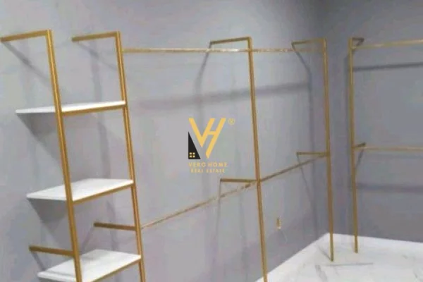 Ambient biznesi me qera 1+1 ne Tirane - 610,000 Leke