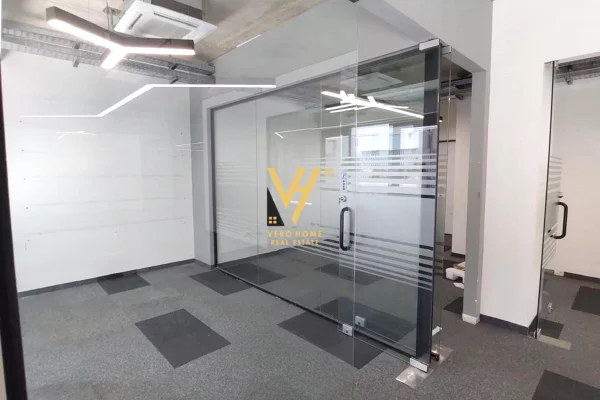 Ambient biznesi me qera 3+1 ne Tirane - 7,000 Euro