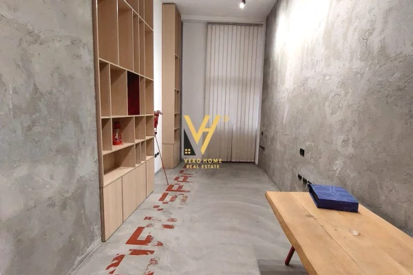 Ambient biznesi me qera 3+1 ne Tirane - 450 Euro