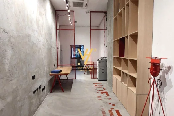 Ambient biznesi me qera 3+1 ne Tirane - 450 Euro