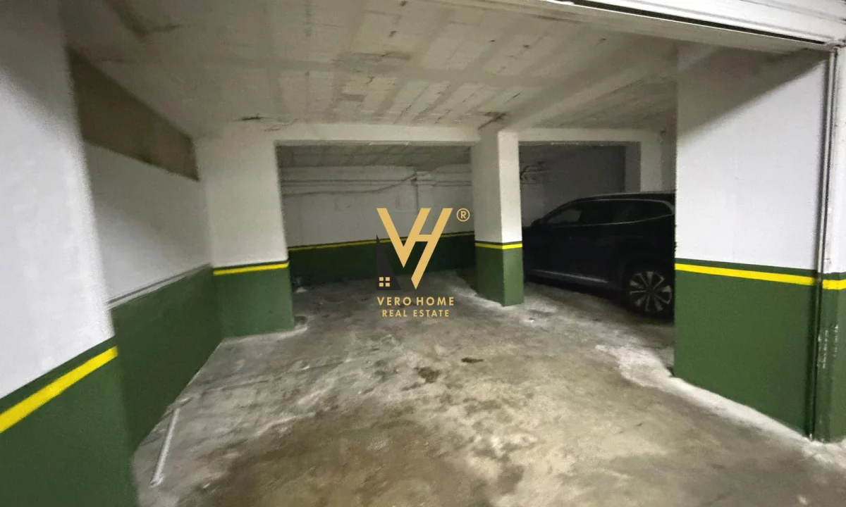 JEPET LAVAZH-PARKING ME QERA TE RRUGA E KAVAJES 1.600 EURO