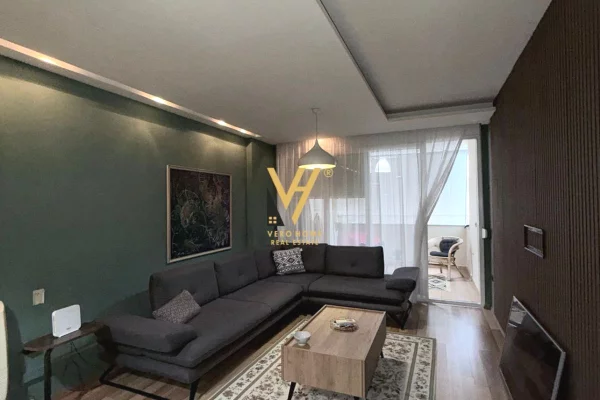 JEPET APARTAMENT 2+1+BLK TE ISH EKSPOZITA SOT 80.000 LEKE