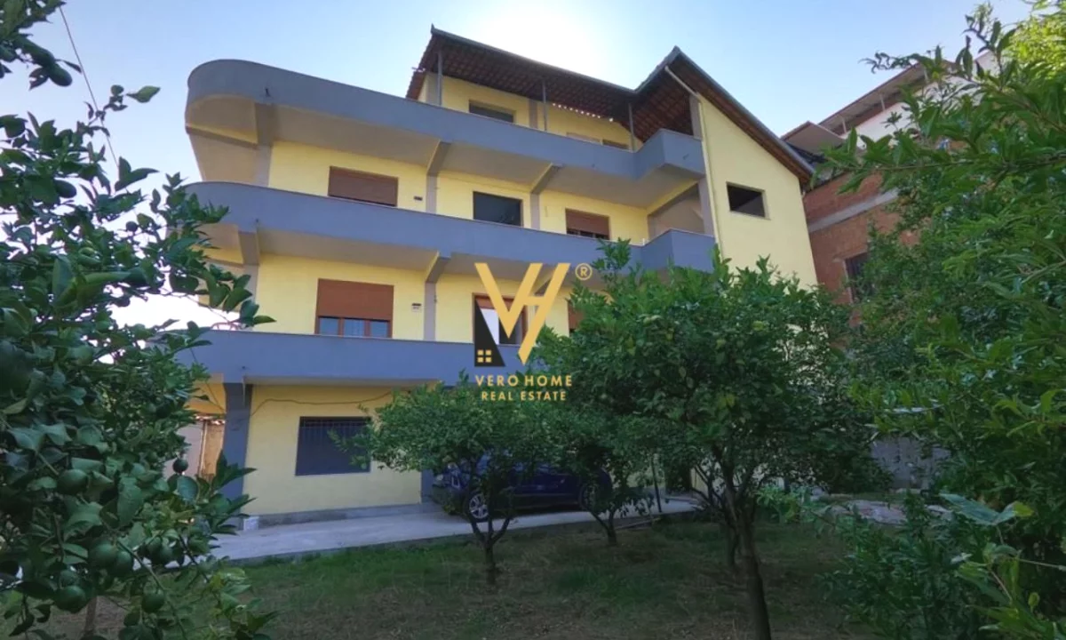 Shtepi ne shitje Vila Luksoze ne Tirane, 4+1, Mobilimi Bosh, pa mobiluar, Pagesa 600,000  Euro.