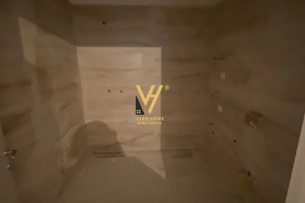 Shtepi ne shitje Apartament ne Tirane, 2+1, Mobilimi Bosh, pa mobiluar, Pagesa 95,000  Euro.