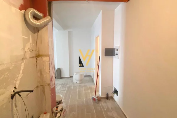 Shtepi ne shitje Apartament ne Tirane, 2+1, Mobilimi Bosh, pa mobiluar, Pagesa 95,000  Euro.