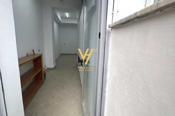 Ambient biznesi me qera 1+1 ne Tirane - 37,000 Leke