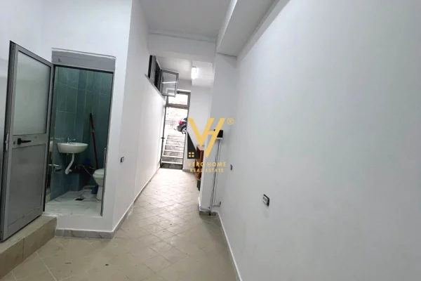 Ambient biznesi me qera 1+1 ne Tirane - 37,000 Leke