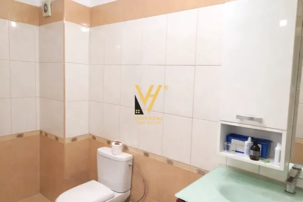 Shtepi ne shitje Apartament ne Tirane, 2+1, Mobilimi E mobiluar, Pagesa 165,000  Euro.