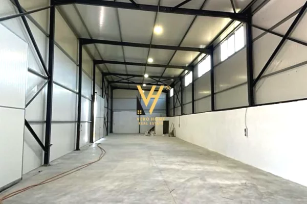 Ambient biznesi me qera 4+1 ne Durres - 900 Euro