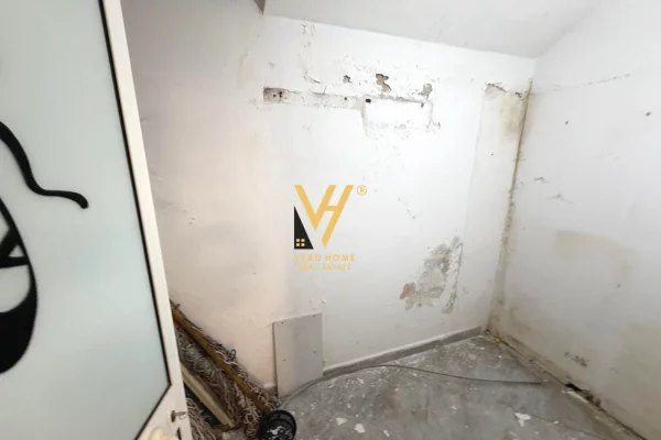 Business Property for Rent 3+1 in Tirana - 70,000 Leke