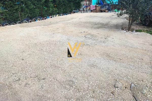 Ambient biznesi me qera 6+1 ne Tirane - 60,000 Leke